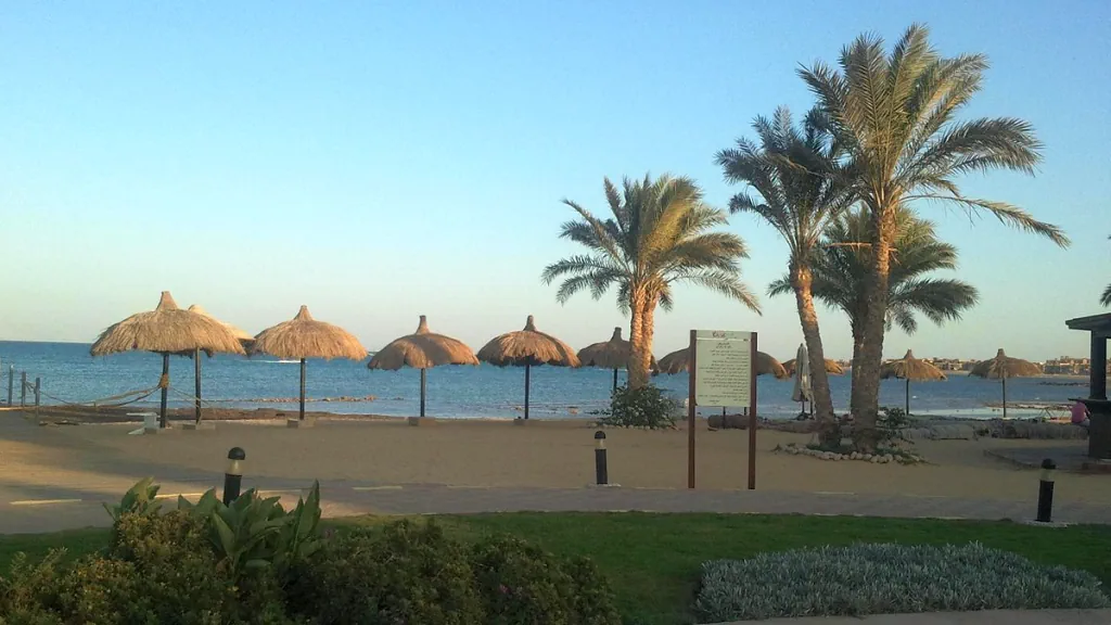 الفندق كانكون بيتش ريزورت - العين السخنة